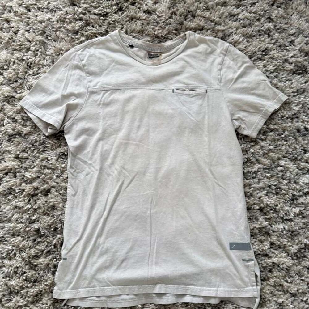 Gymshark Pocket T-Shirt Size M Off-White Athletic Tee
